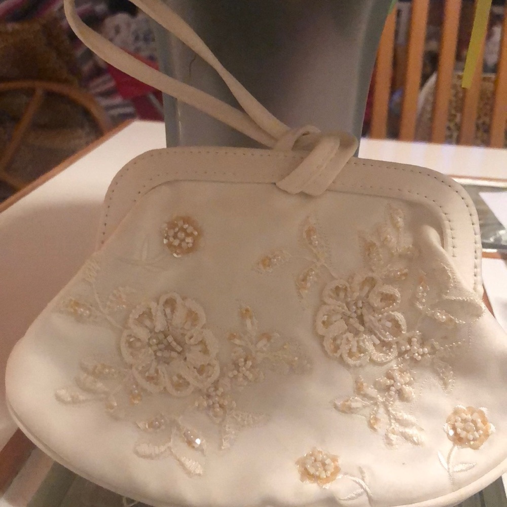 Vintage beaded evening bag with miniature pearl beads.